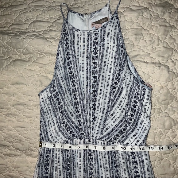 Forever 21 White and Blue Maxi Dress - Picture 8 of 9